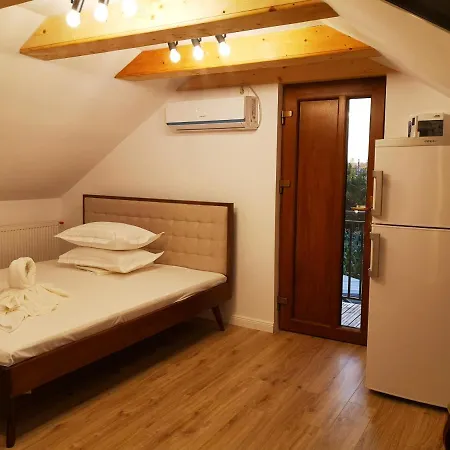 Nina 4* Douazeci si Trei August
