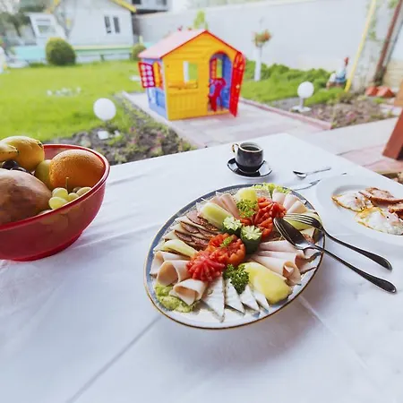 Nina Guest house