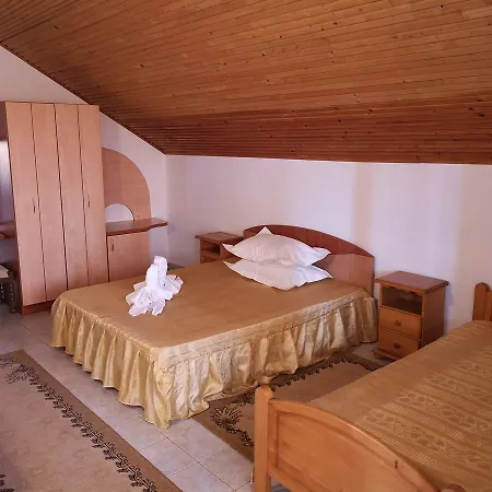 Nina Guest house