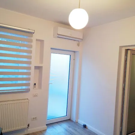 Nina Douăzeci şi Trei August