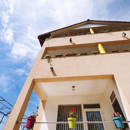 Nina Douăzeci şi Trei August