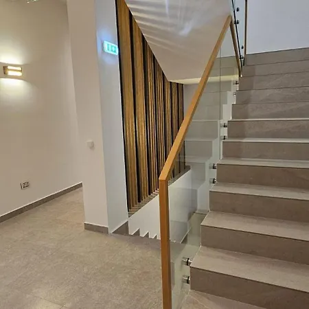 Nina Gasthof Douăzeci şi Trei August